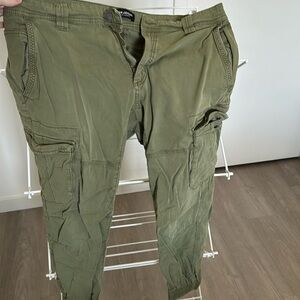 Men’s green Urban Jogger from CottonOn